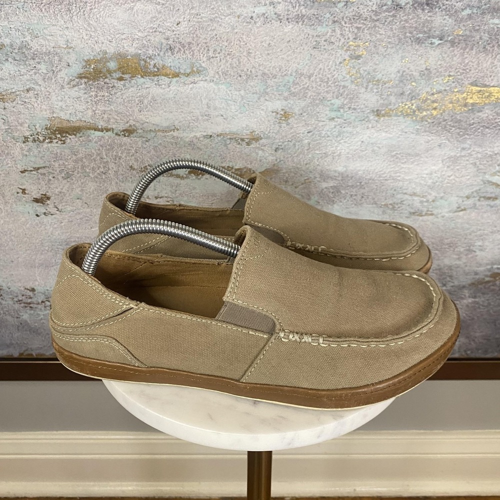 OluKai Puhalu Canvas Shoes Mens Size 8.5 Beige Slip On Casual Comfort Loafers